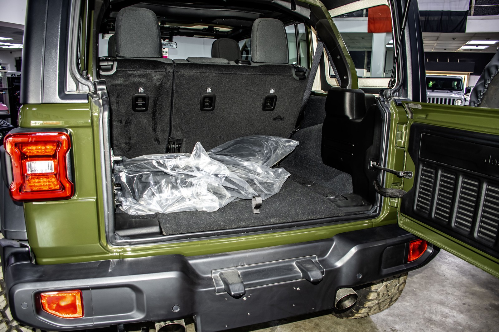 Jeep Wrangler Unlimited Sport 2024 - Jeepers Edition Stage 3 - Image 19