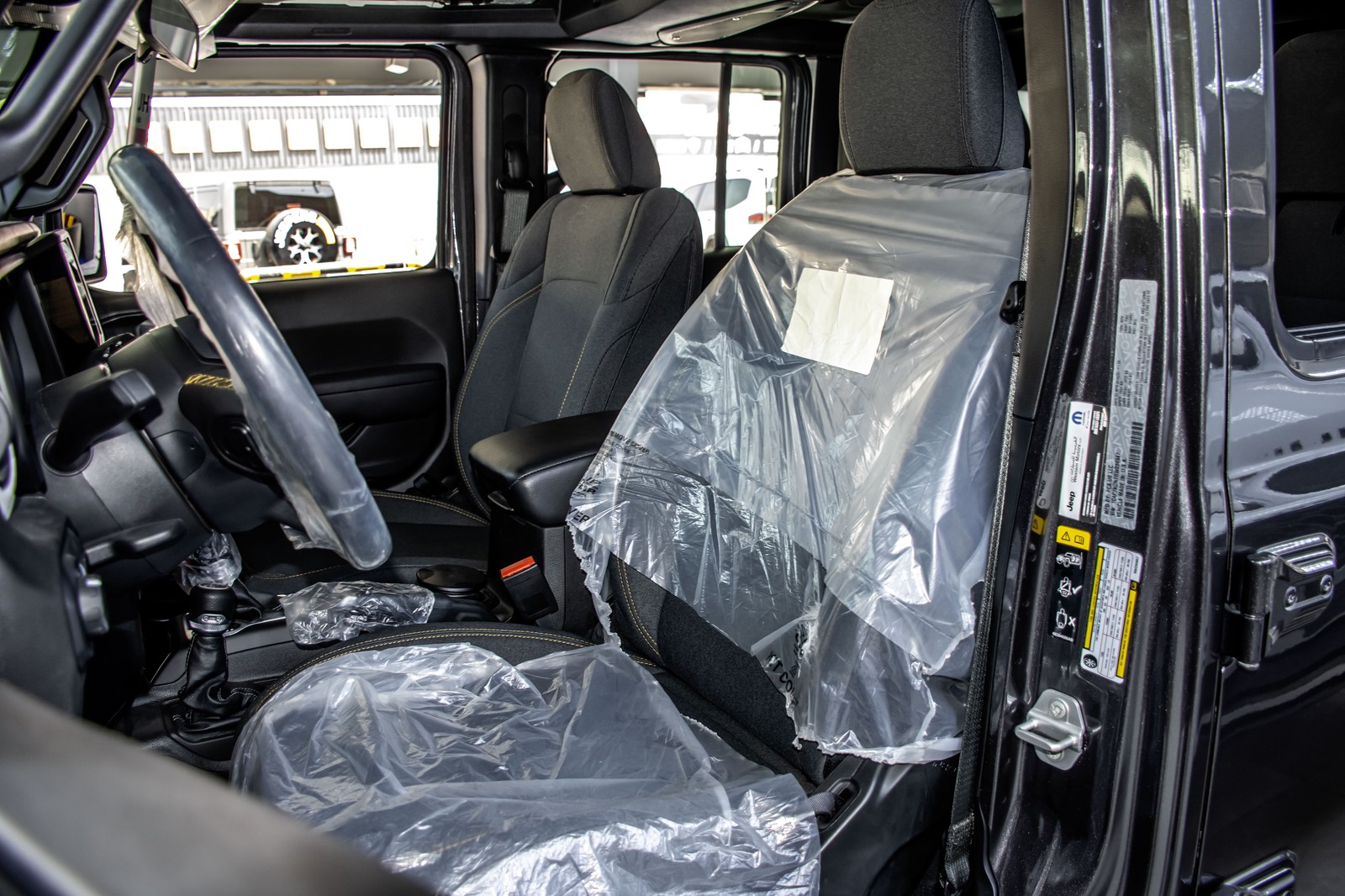Jeep Wrangler Unlimited Sport 2024 GCC specs - Rough Country Lift - Image 9
