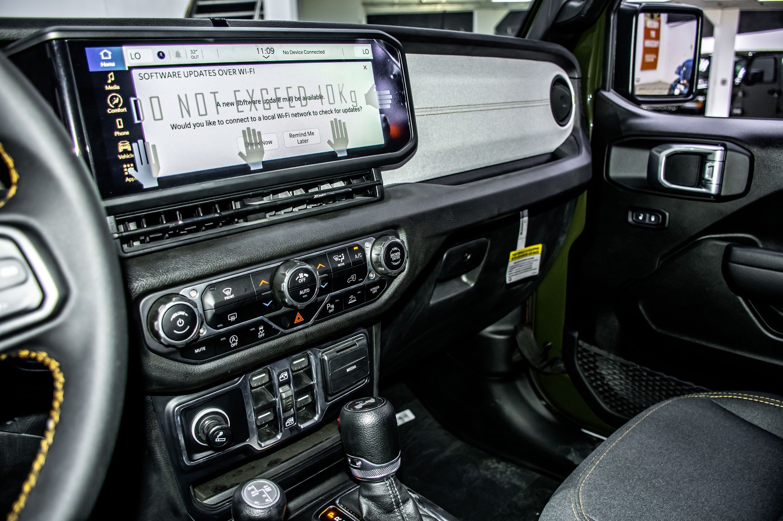 Jeep Wrangler Unlimited Sport 2024 - Jeepers Edition Stage 3 - Image 13