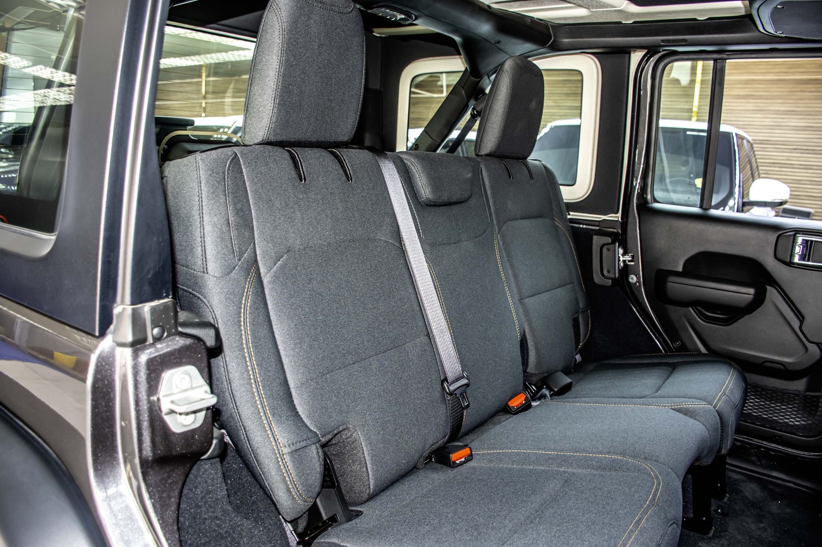 Jeep Wrangler Unlimited Sport 2024 GCC specs - Rough Country Lift - Image 18