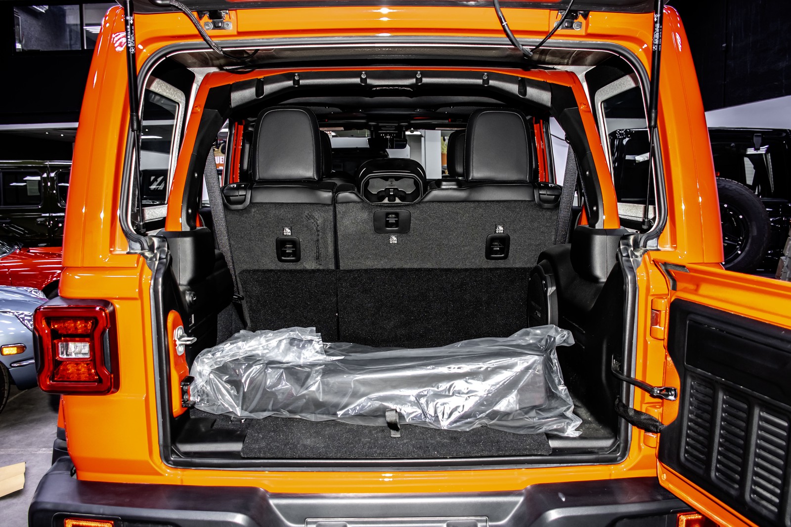 Jeep Wrangler Unlimited Sahara 2024 GCC specs - Image 20
